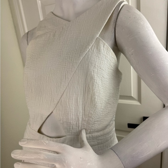 BCBGMaxAzria White Textured Jumpsuit with Wide-Leg Design - Picture 6 of 14